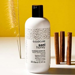 SỮA TẮM GUUDCURE THANH LỌC KHÁNG KHUẨN VÀ DƯỠNG DA 300ML